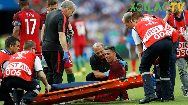 Cristiano Ronaldo bị chấn thương là thời điểm quan trọng của dtqg Bồ Đào Nha tại Euro 2016